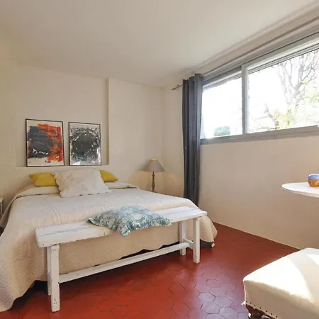 Beautiful In With Kitchenette *