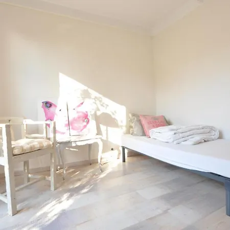 Beautiful In With Kitchenette Holiday home *