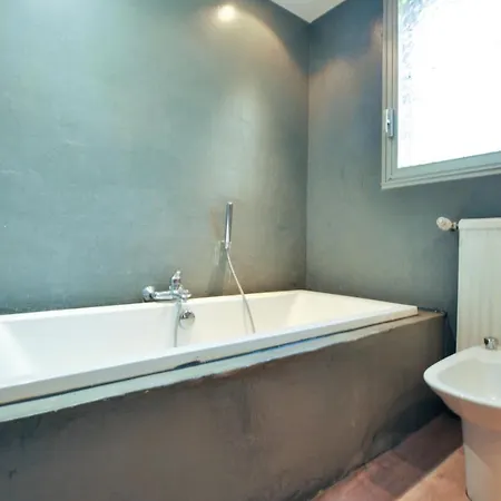 Beautiful In With Kitchenette
